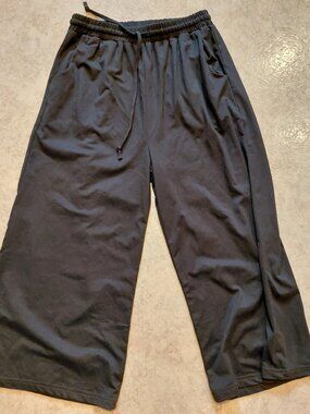 Black Capri Pants Size Small